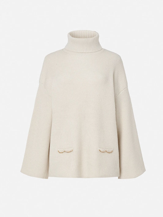 CAMISOLA DE MALHA CANELADA E DETALHE DE CORRENTE