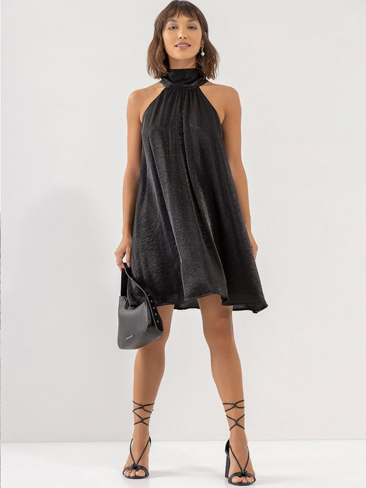 Vestido Curto de Gola Alta