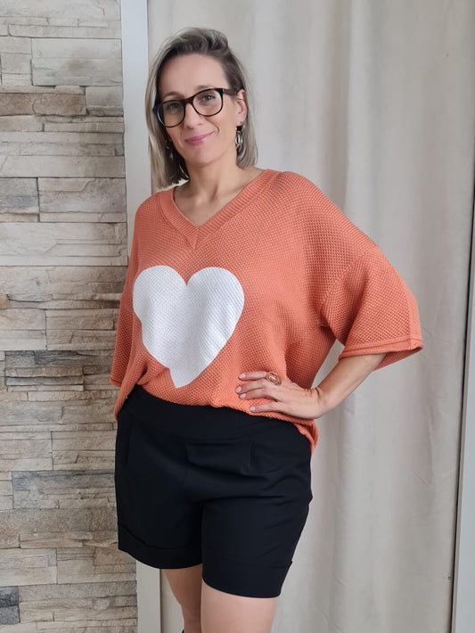 CAMISOLA CORAÇÃO COM DECOTE EM BICO