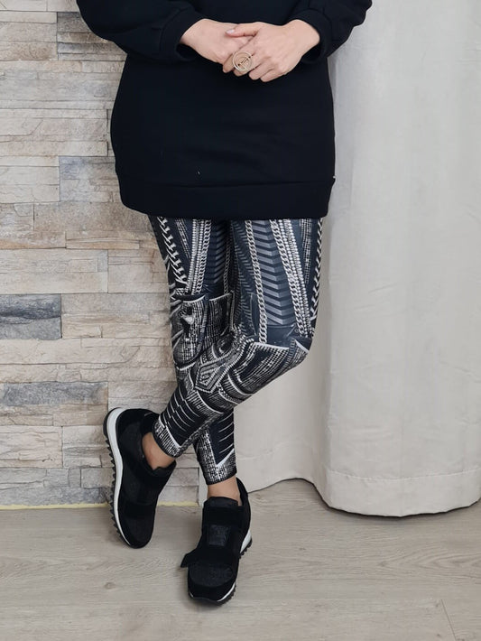 LEGGINS DE CINTURA ALTA C/ ESTAMPADO PRETO E BRANCO