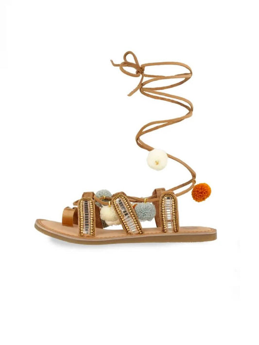 SANDÁLIA POMPONS CAMEL