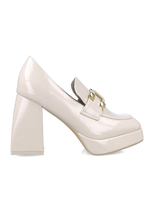 Sapatos em verniz de salto em bloco