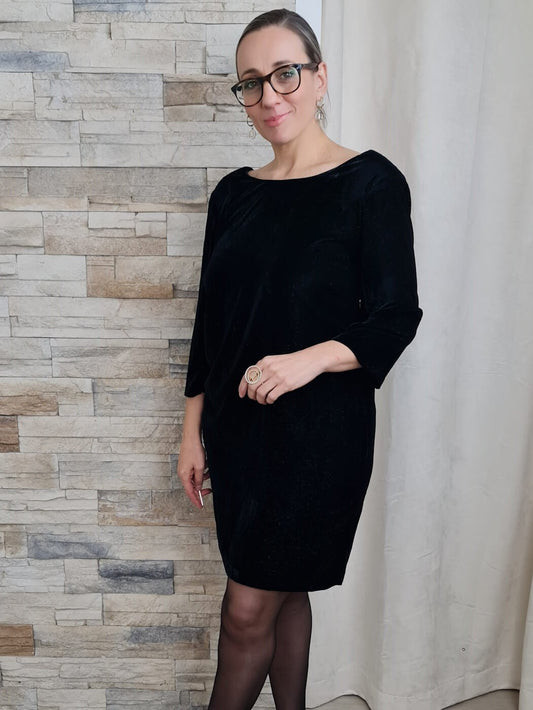 VESTIDO AVELUDADO COM COSTA EM V