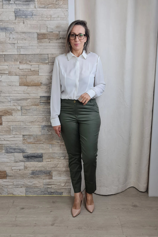 BLUSA BRANCA COM BRILHANTES