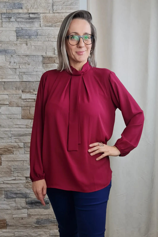 BLUSA BORDEAUX COM EFEITO DE GRAVATA