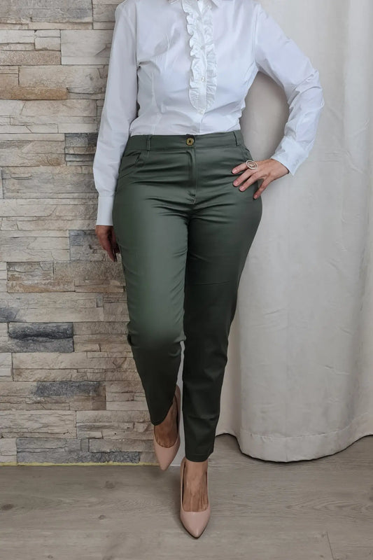 CALÇAS CLÁSSICAS NA COR VERDE