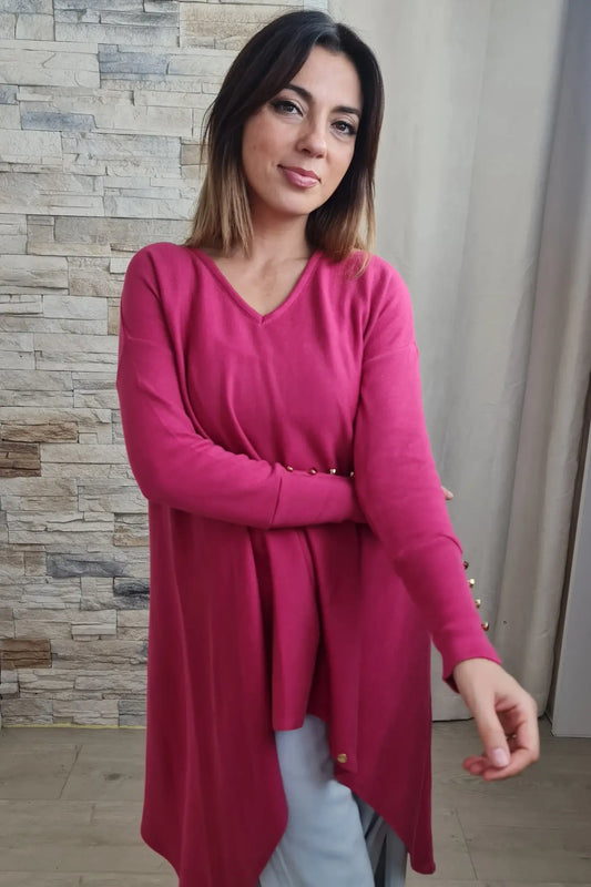 CAMISOLA COM DECOTE EM BICO E BOTÕES NOS PUNHOS