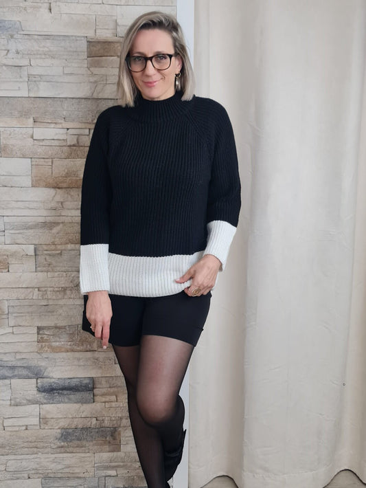 CAMISOLA DE MALHA PRETA E BRANCA