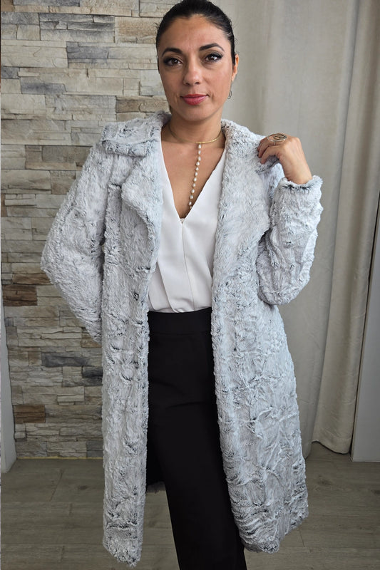 CASACO COMPRIDO DE PÊLO BRANCO