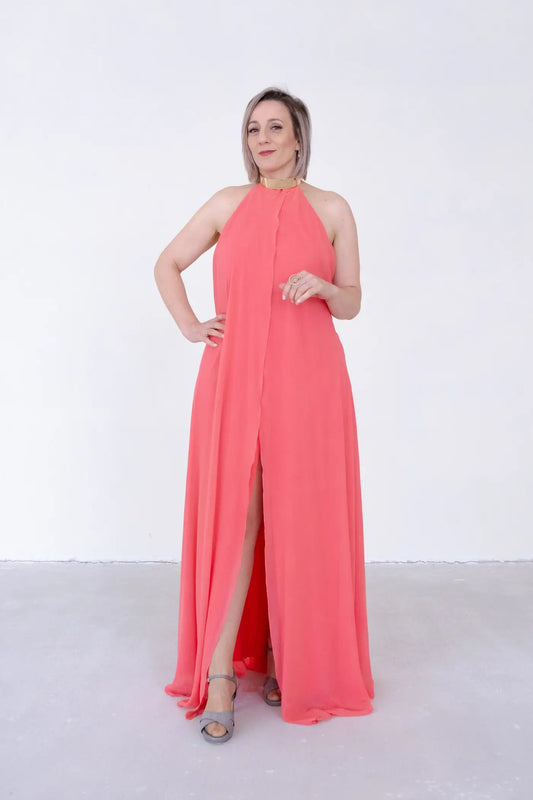 VESTIDO FLUÍDO CORAL COM GARGANTILHA