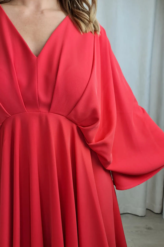 VESTIDO CURTO COM MANGA LARGA