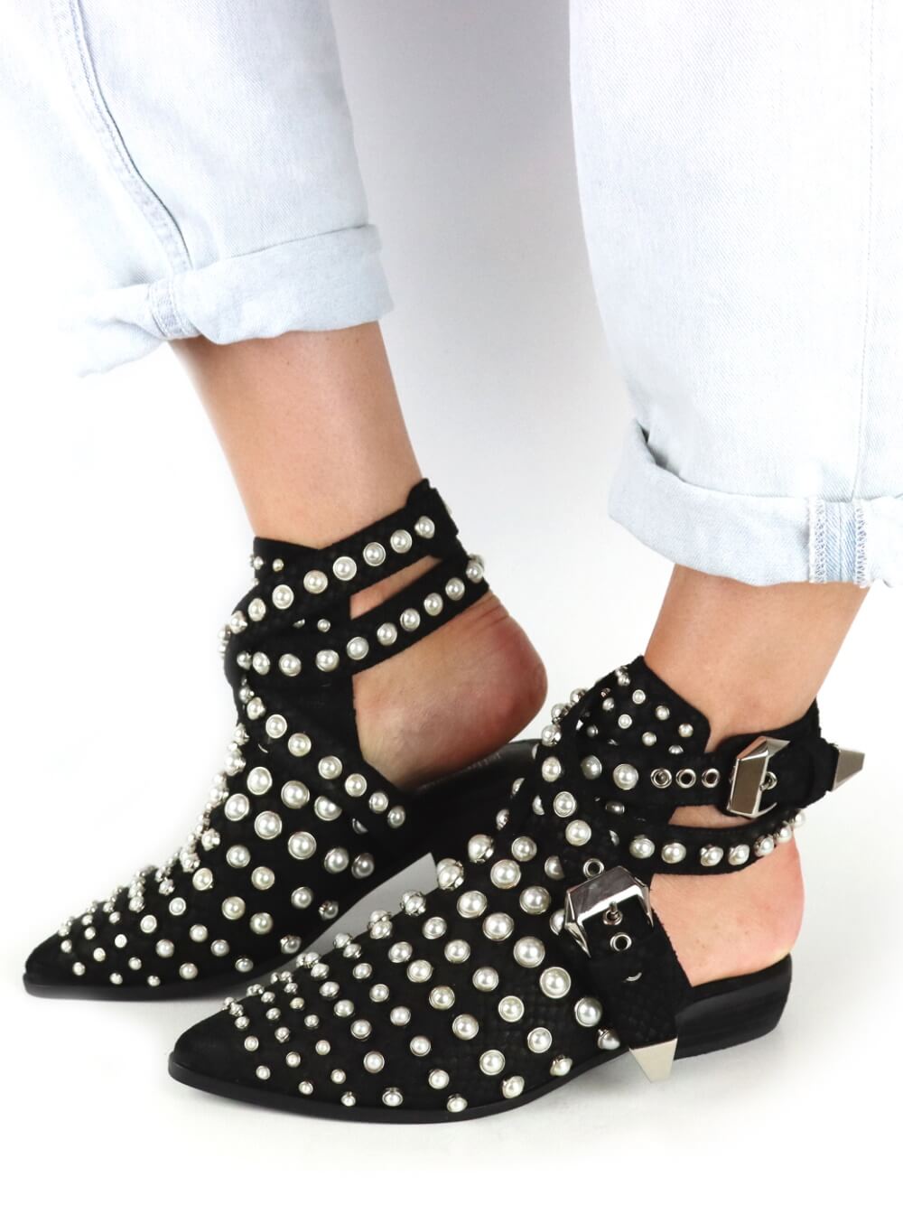 JEFFREY CAMPBELL Mule preta com tachas MAJODI.COM