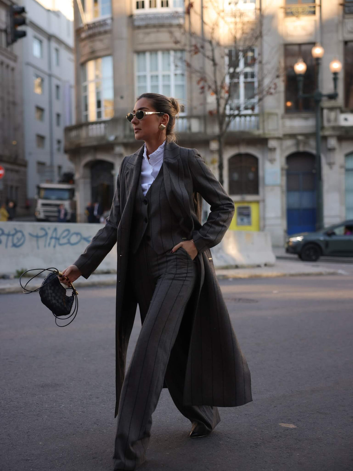 CASACO BLAZER PRETO E BEGE