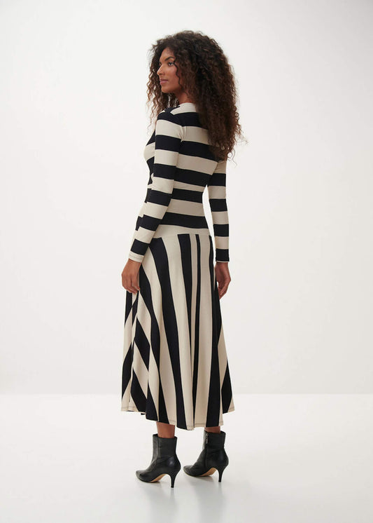 VESTIDO MIDI COM DECOTE TRESPASSADO