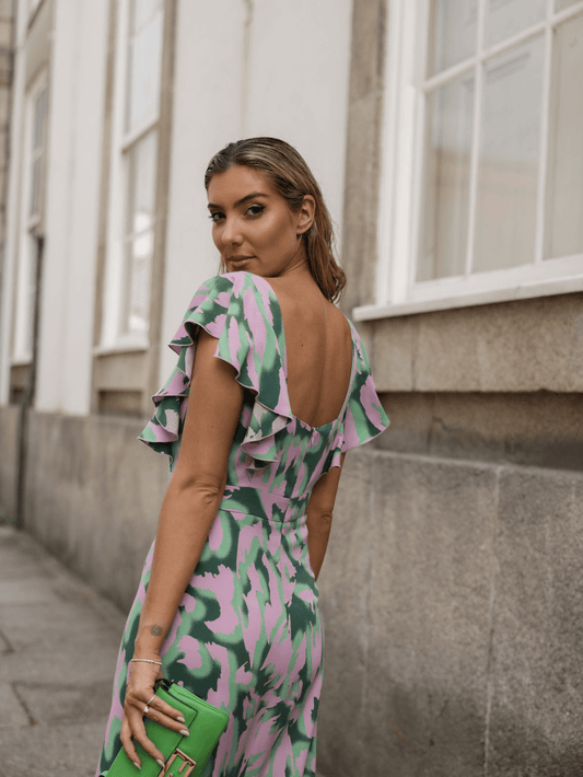 Vestido estampado com folhos