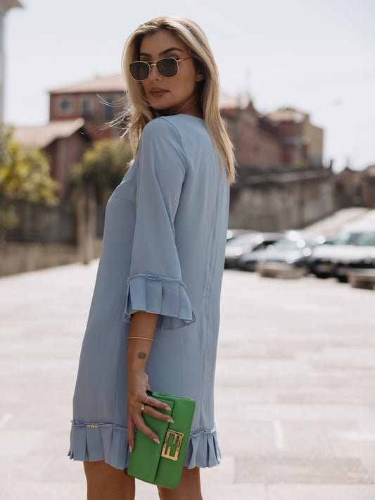 Vestido com encaixes plissados