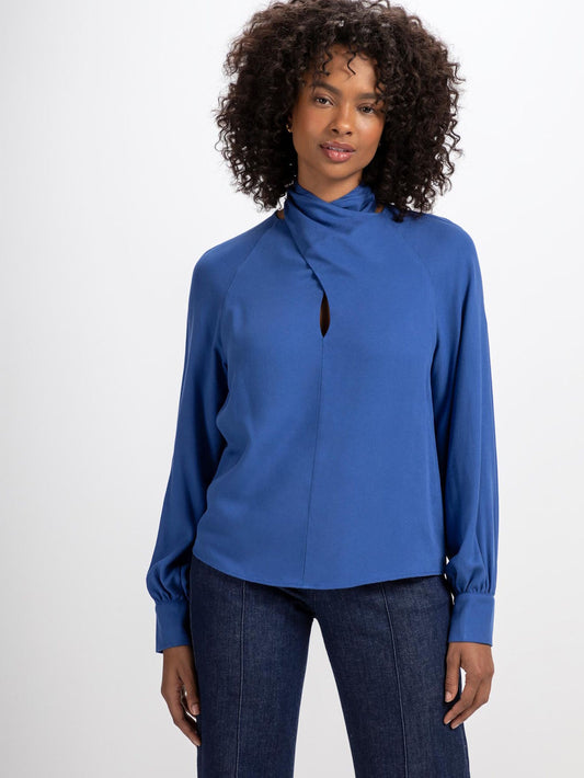Blusa com Gola Trespassada