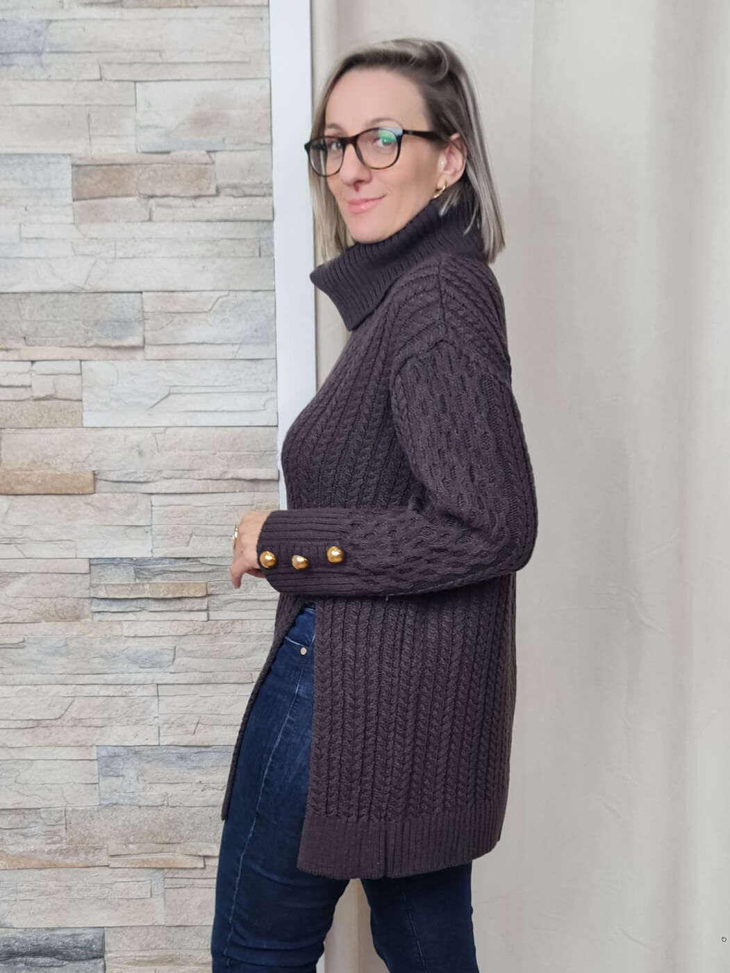 CAMISOLA COM GOLA AMOVÍVEL