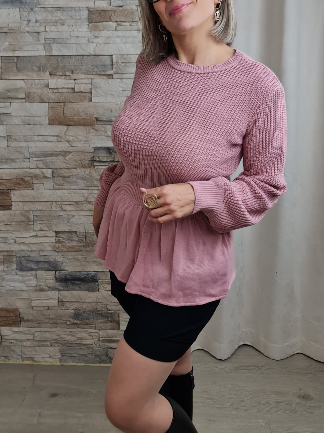 CAMISOLA DE MALHA COM FOLHOS ROSA