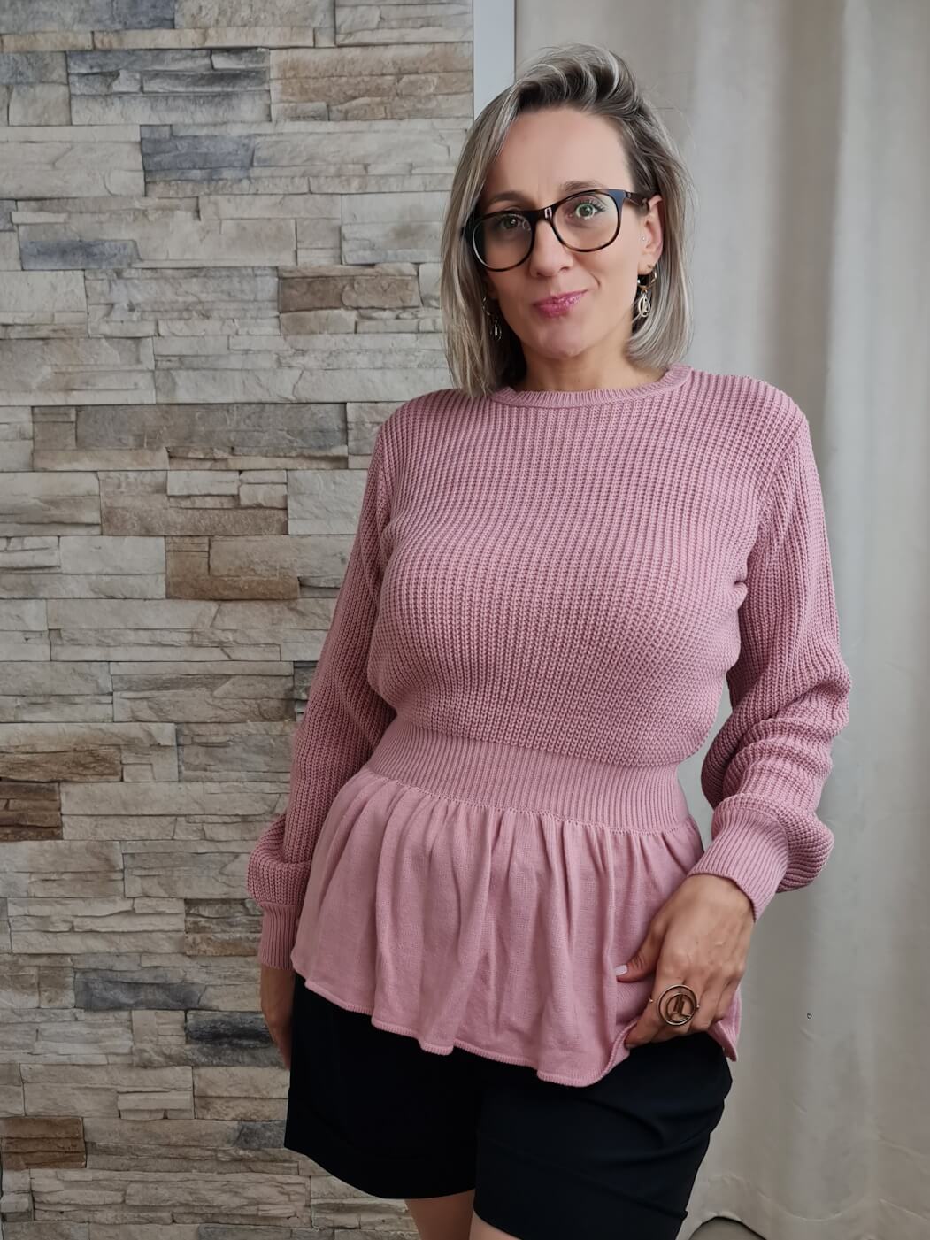 CAMISOLA DE MALHA COM FOLHOS ROSA