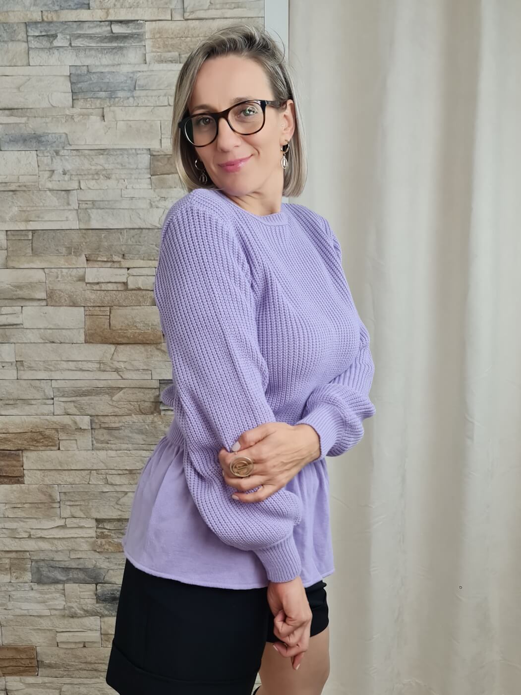 CAMISOLA DE MALHA COM FOLHOS LILÁS