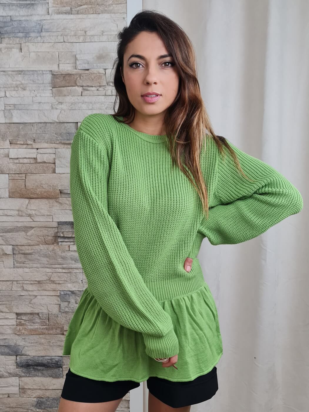 CAMISOLA DE MALHA COM FOLHOS VERDE