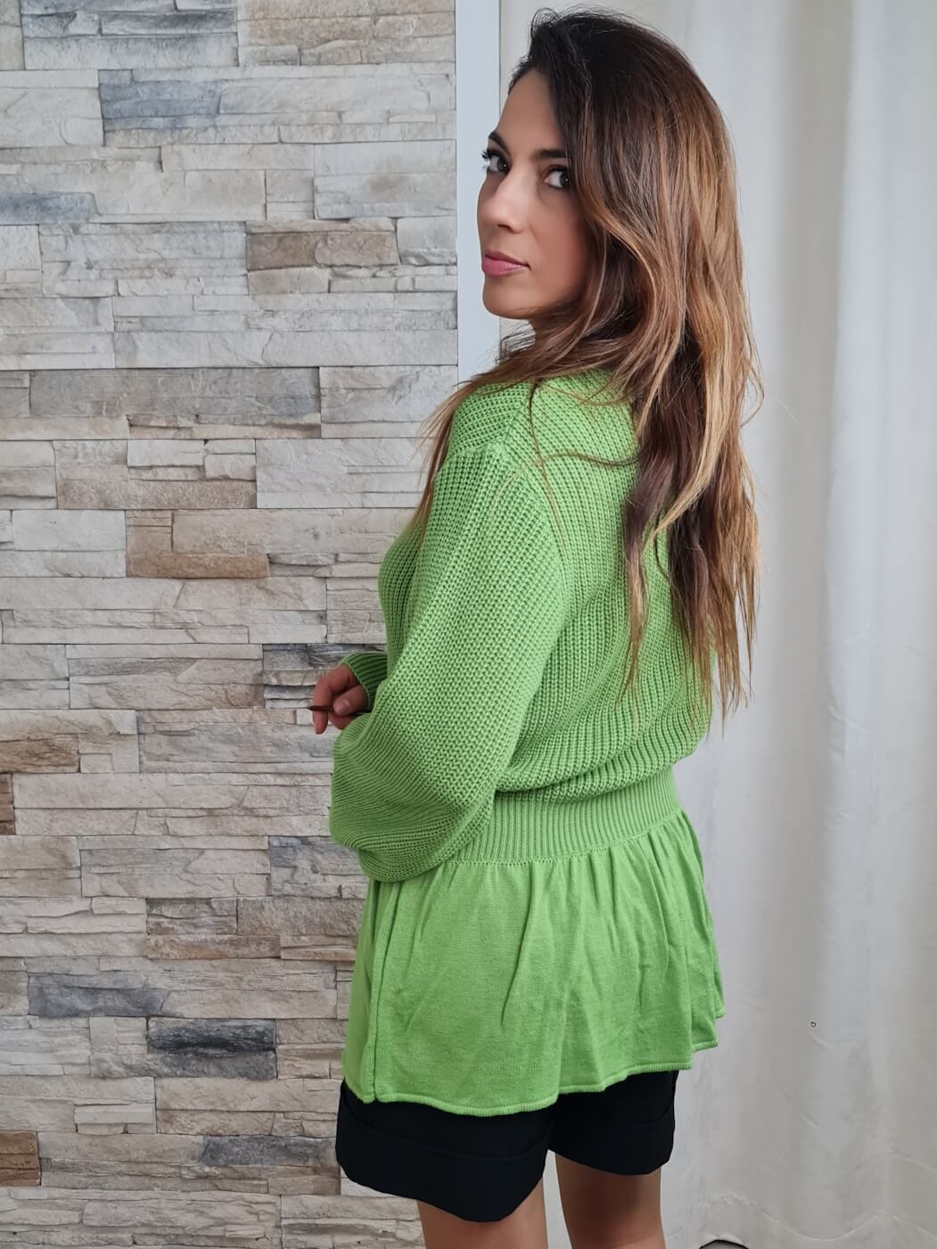 CAMISOLA DE MALHA COM FOLHOS VERDE