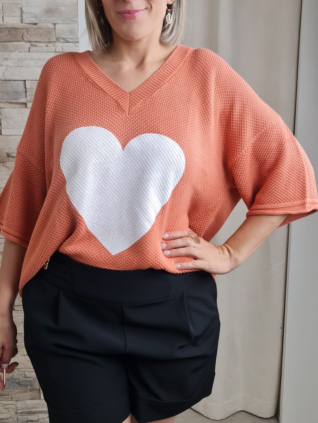 CAMISOLA CORAÇÃO COM DECOTE EM BICO