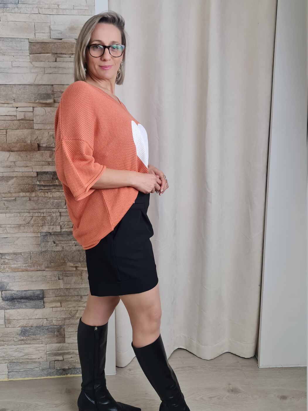CAMISOLA CORAÇÃO COM DECOTE EM BICO