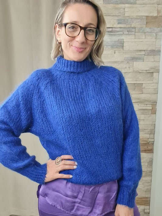 CAMISOLA CURTA DE GOLA ALTA AZUL ROYAL