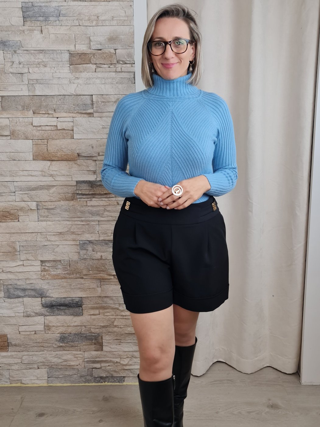 CAMISOLA DE MALHA GOLA ALTA AZUL