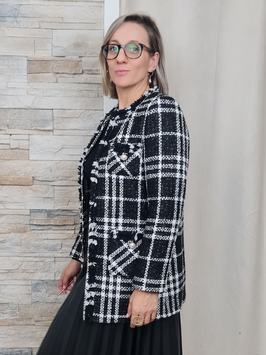 CASACO BLAZER AOS QUADRADOS PRETO E BRANCO