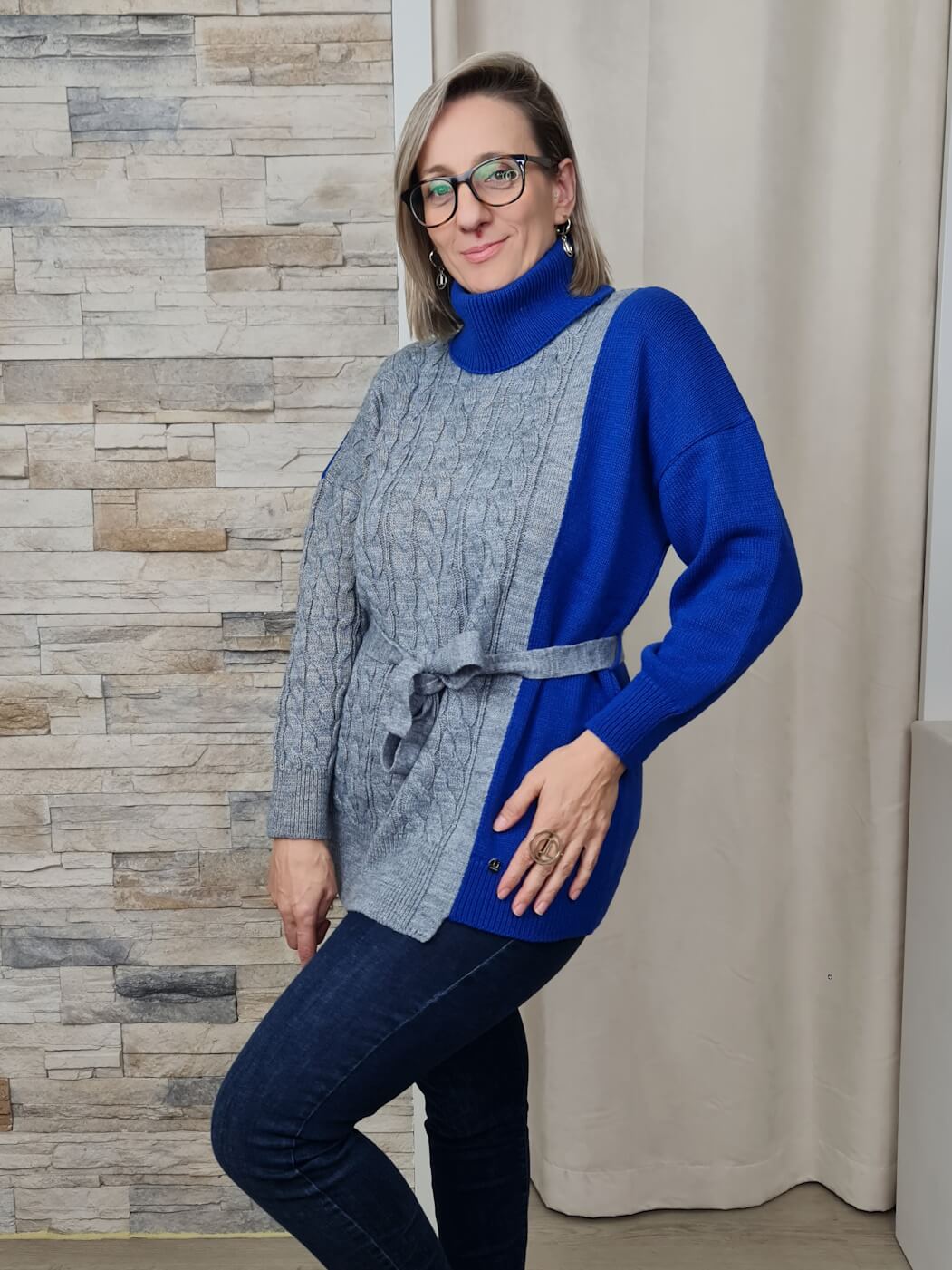 Camisola com Gola Amovível