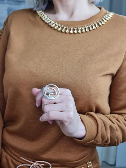 SWEATSHIRT CAMEL C/ COLAR DE BRILHANTES