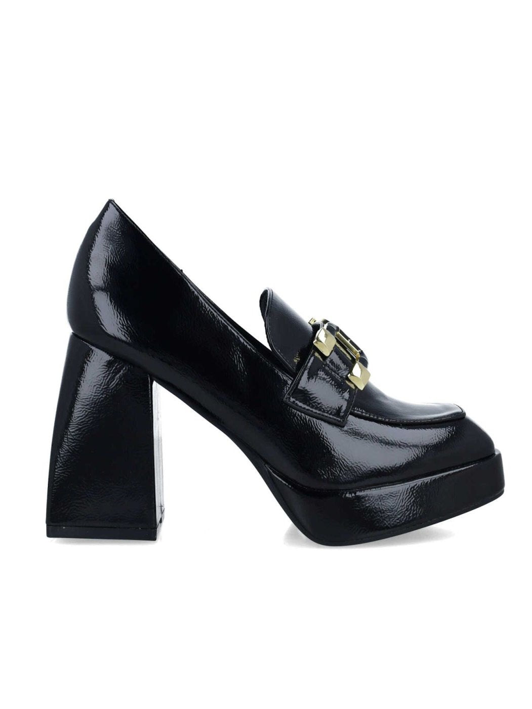 Sapatos em verniz de salto em bloco