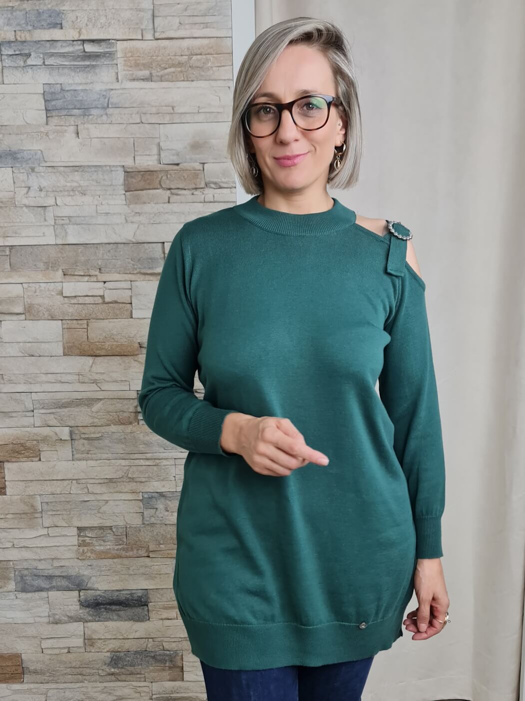 TÚNICA COM FIVELA NO OMBRO