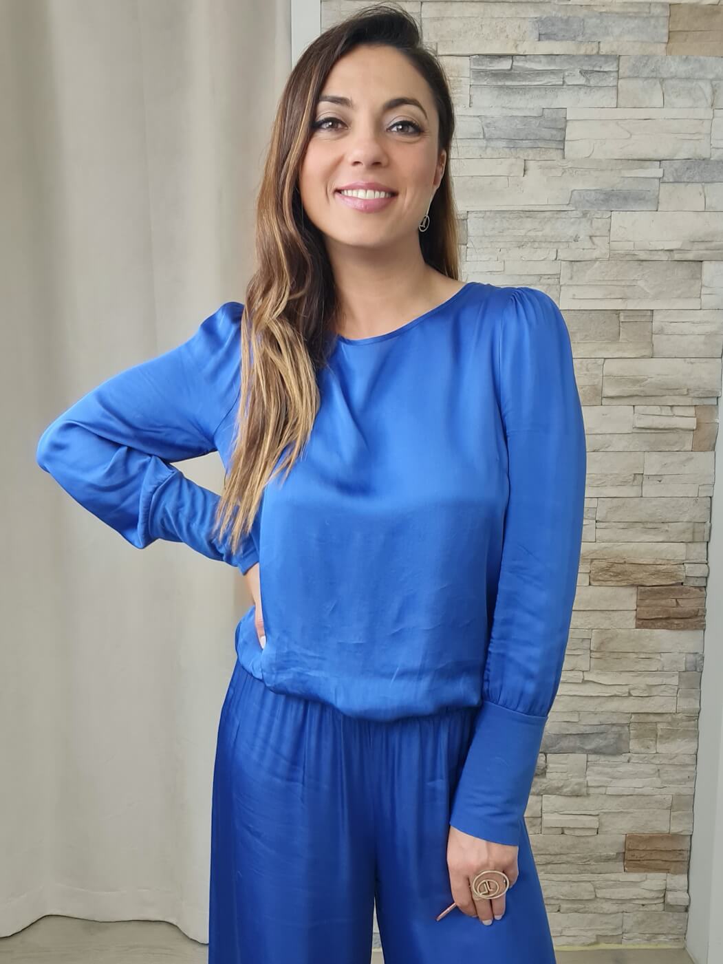 TÚNICA ACETINADA COM PUNHO