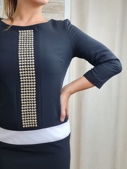 VESTIDO COM TACHAS