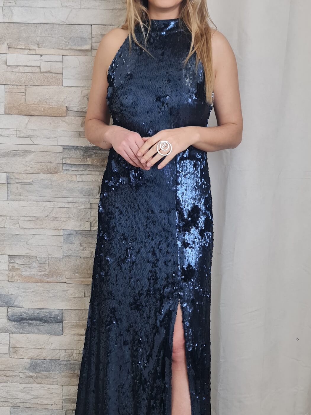 VESTIDO AZUL EM LANTEJOULA