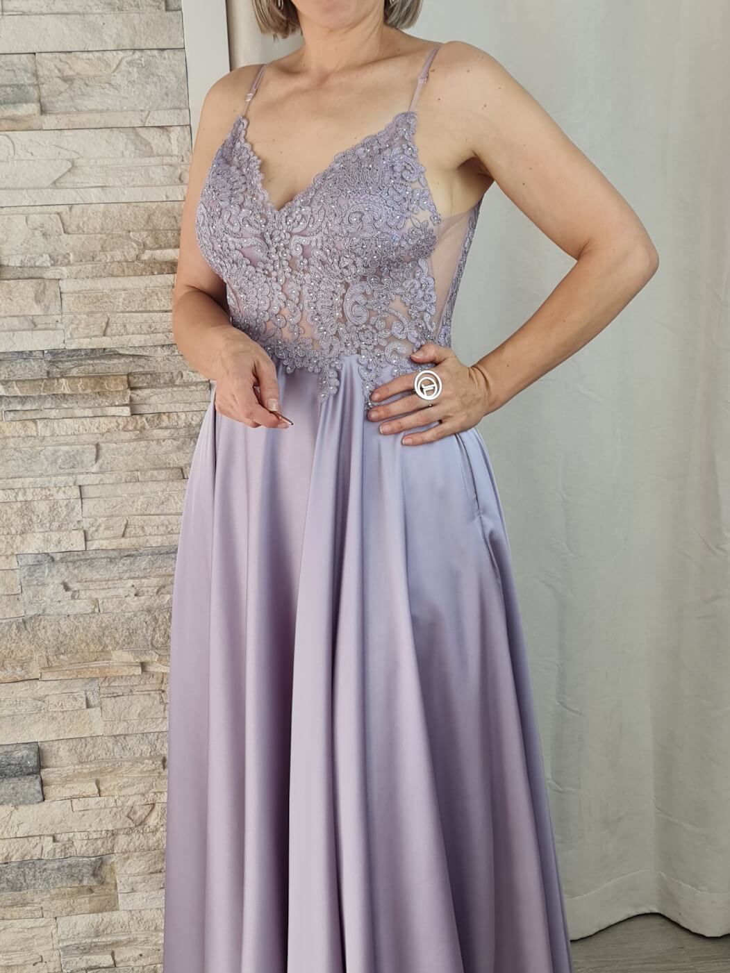 Vestido de Cerimónia Liso com Alça Fina