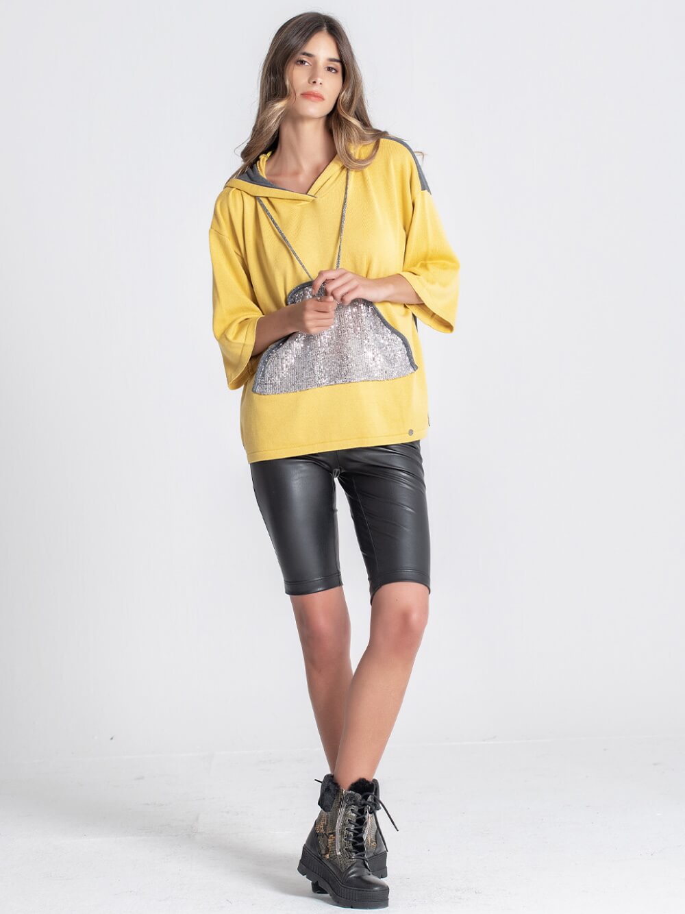 RUGA 3086 Camisola capuz bolso lantejoulas MAJODI.COM
