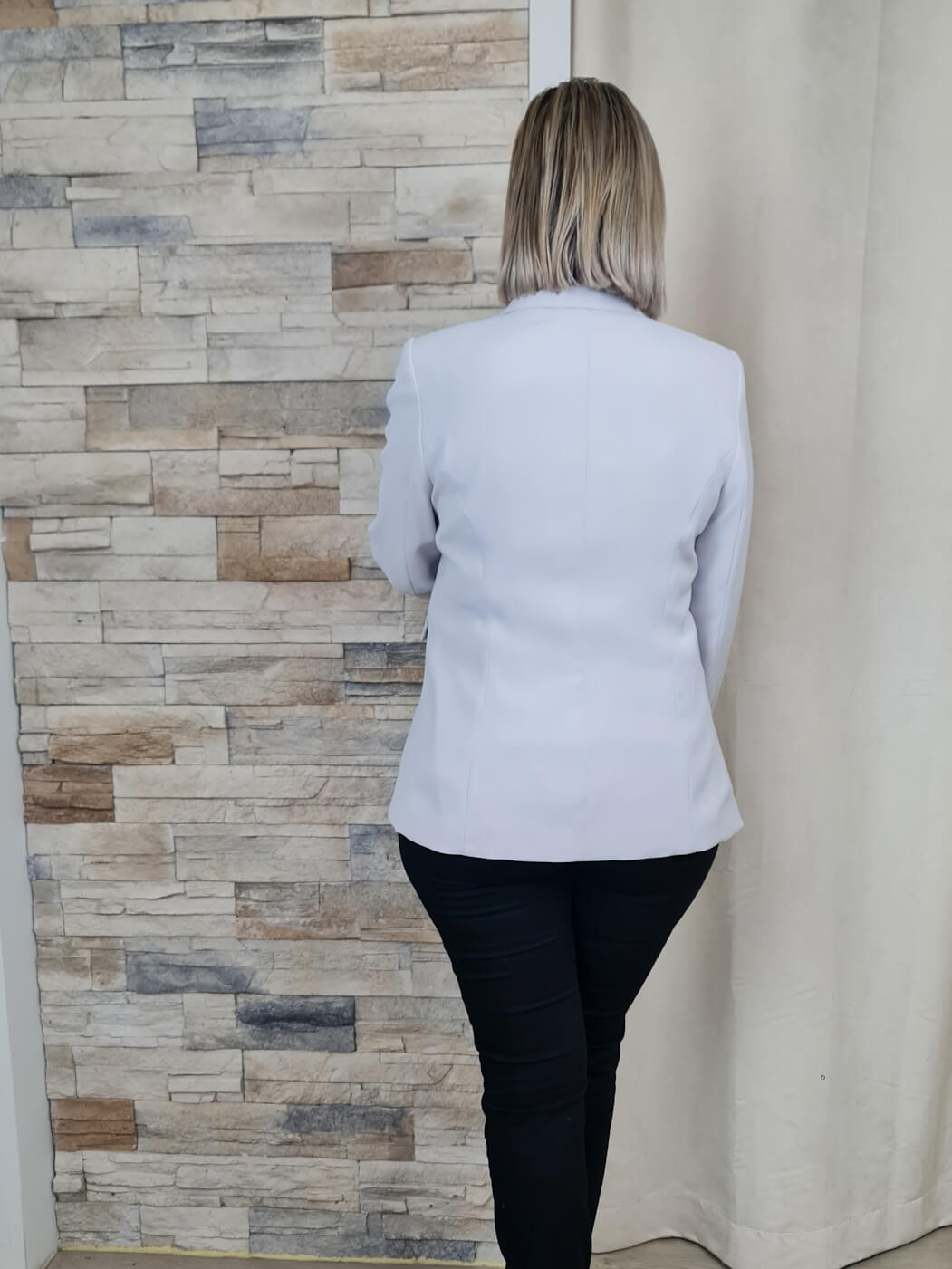 BLAZER CINZENTO COM LAPELA IRREGULAR
