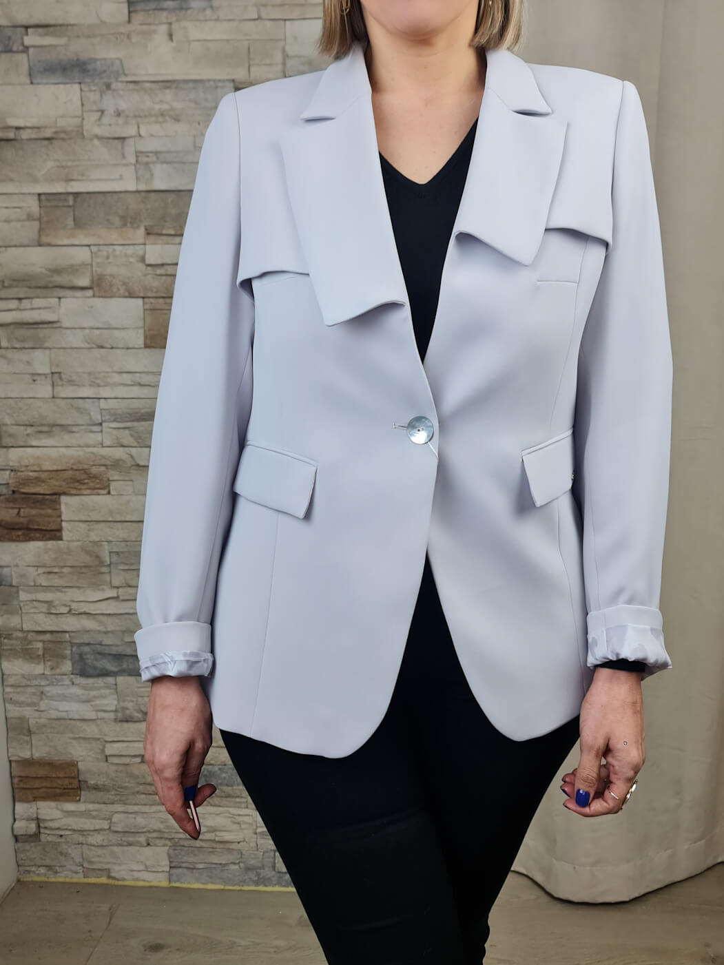 BLAZER CINZENTO COM LAPELA IRREGULAR