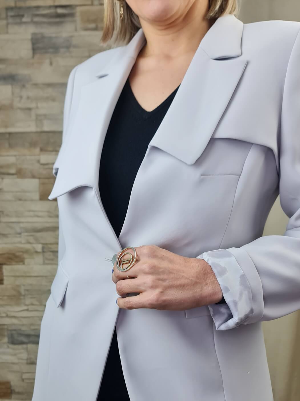 BLAZER CINZENTO COM LAPELA IRREGULAR