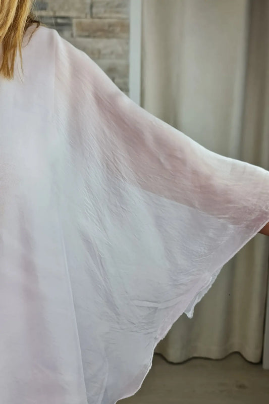 BLUSA FLUÍDA BRANCA COM MANGA MORCEGO