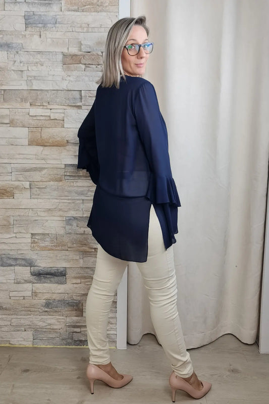 BLUSA AZUL COM FOLHOS NAS MANGAS