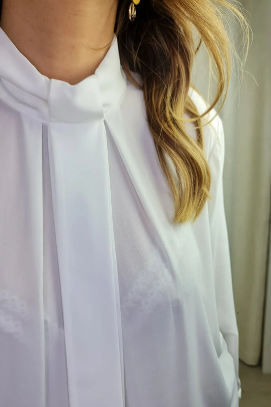 BLUSA BRANCA COM EFEITO DE GRAVATA
