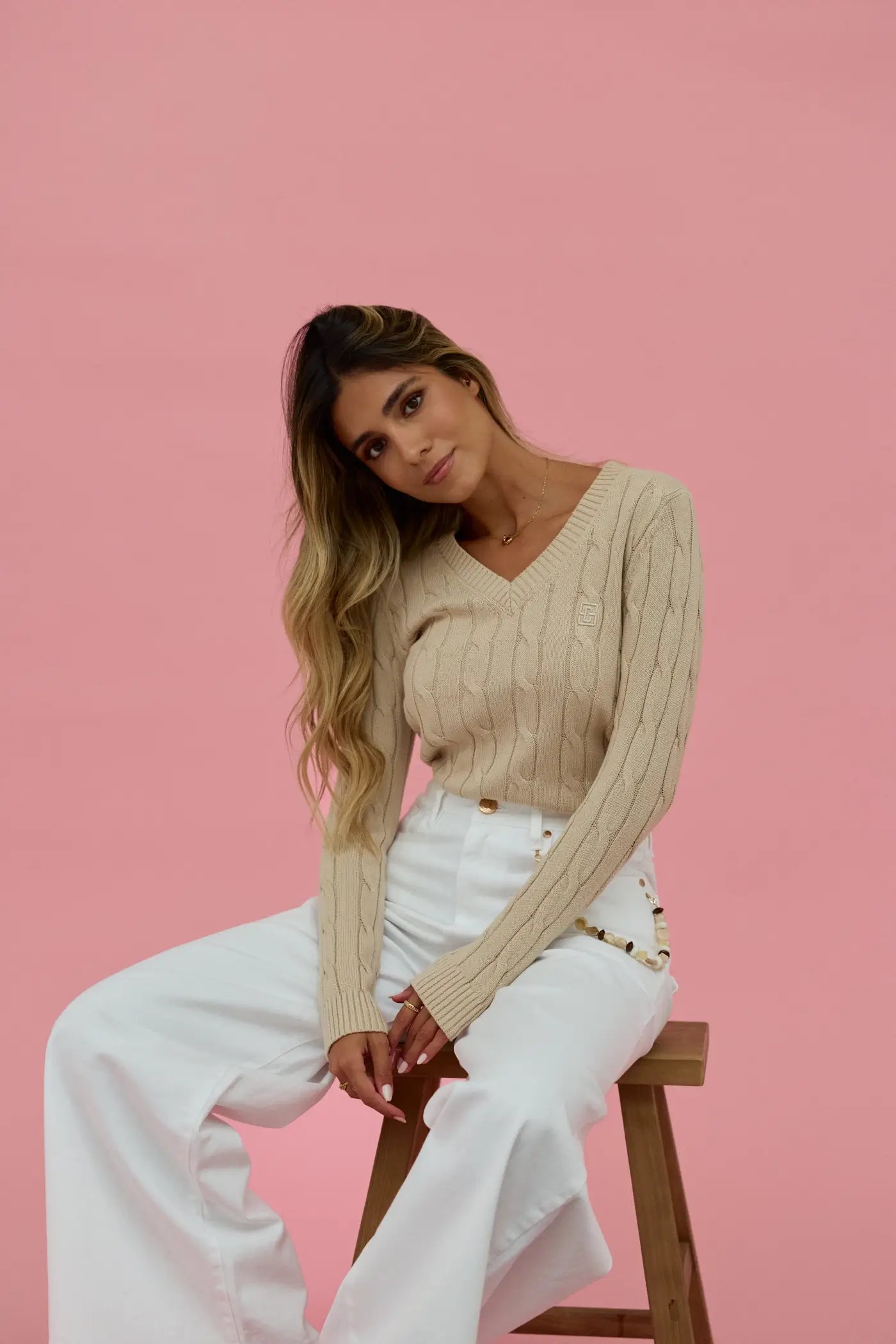 CAMISOLA DE MALHA BEGE COM DECOTE EM V