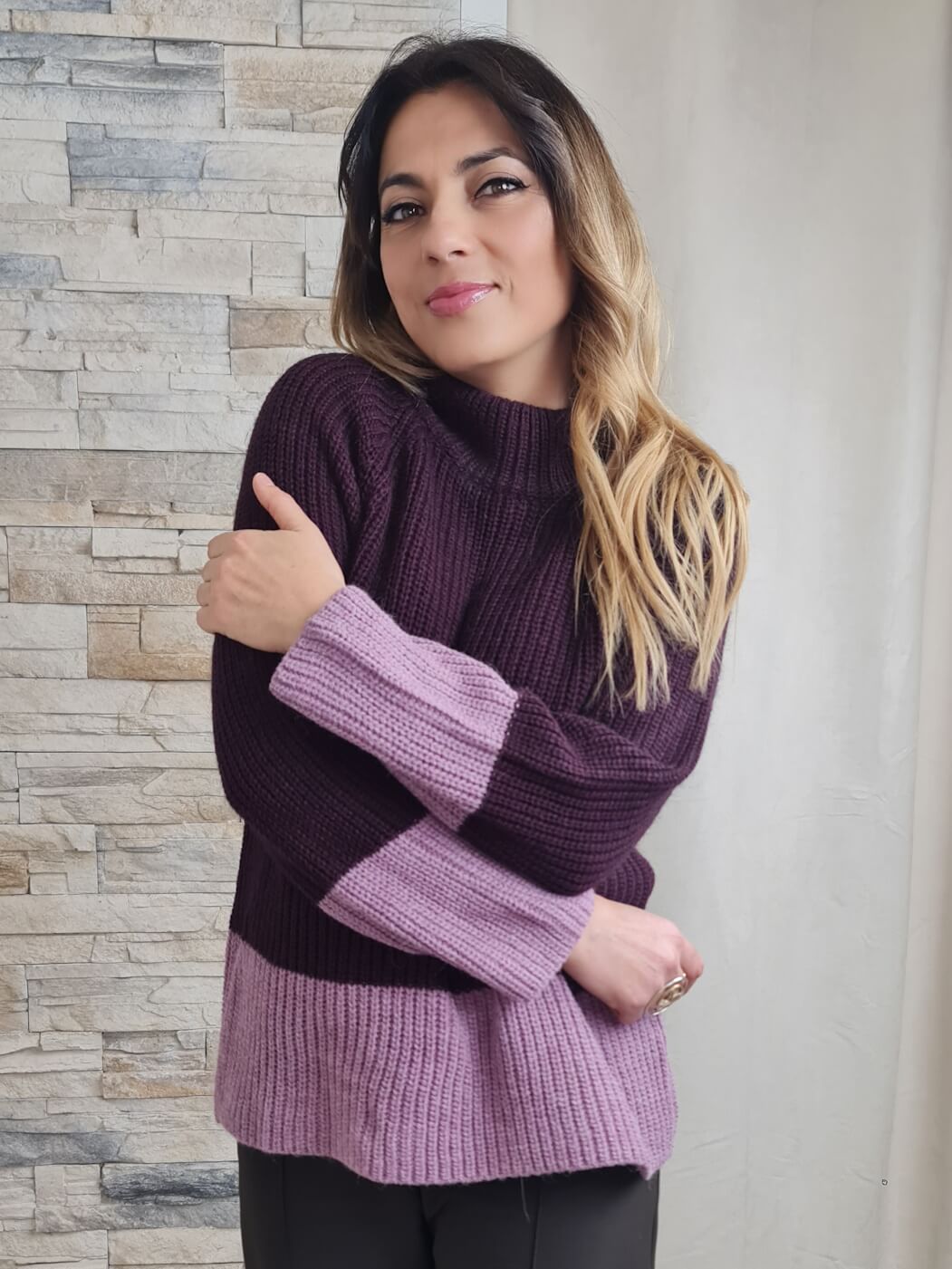 CAMISOLA DE MALHA BORDEAUX E ROSA