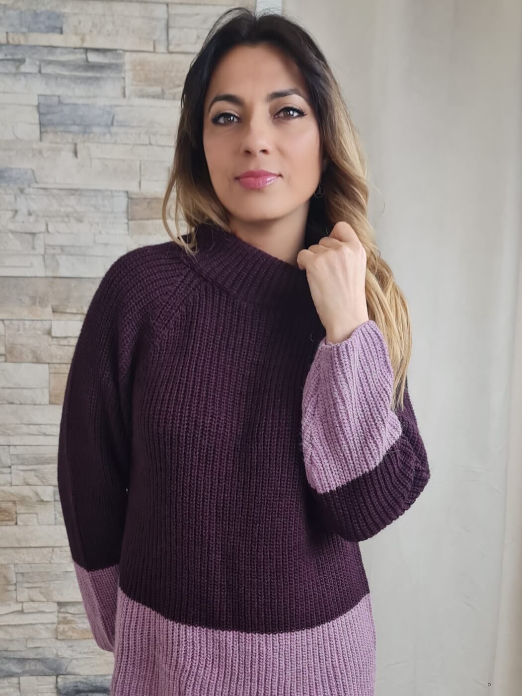 CAMISOLA DE MALHA BORDEAUX E ROSA